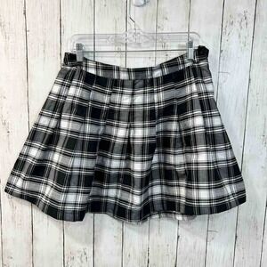 Rue21 Women's Y2K Black and White Plaid Pleated Mini Skirt Size Large